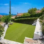 Villa Stunning Views