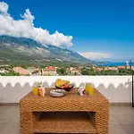 Villa Stunning Views