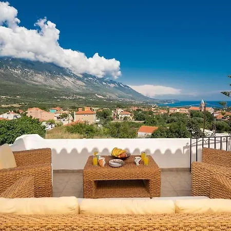 Stunning Views * Karavádhos