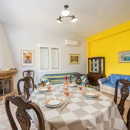 Stunning Views Villa Karavádhos